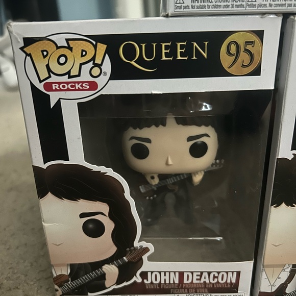 Funko Pop Queen Set (Lot 5) - Picture 5 of 7